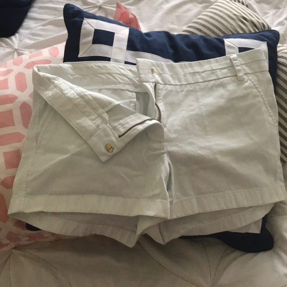 WHITE J CREW CHINO SHORTS - Picture 2 of 4